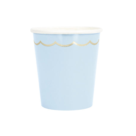 Gobelets festonnés bleu pastel avec liseré doré 200 ml, lot de 8 en carton FSC, vaisselle jetable élégante pour anniversaire, baby shower et fêtes thème sirène