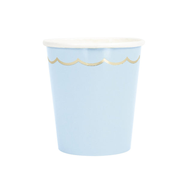 Gobelets festonnés bleu pastel avec liseré doré 200 ml, lot de 8 en carton FSC, vaisselle jetable élégante pour anniversaire, baby shower et fêtes thème sirène